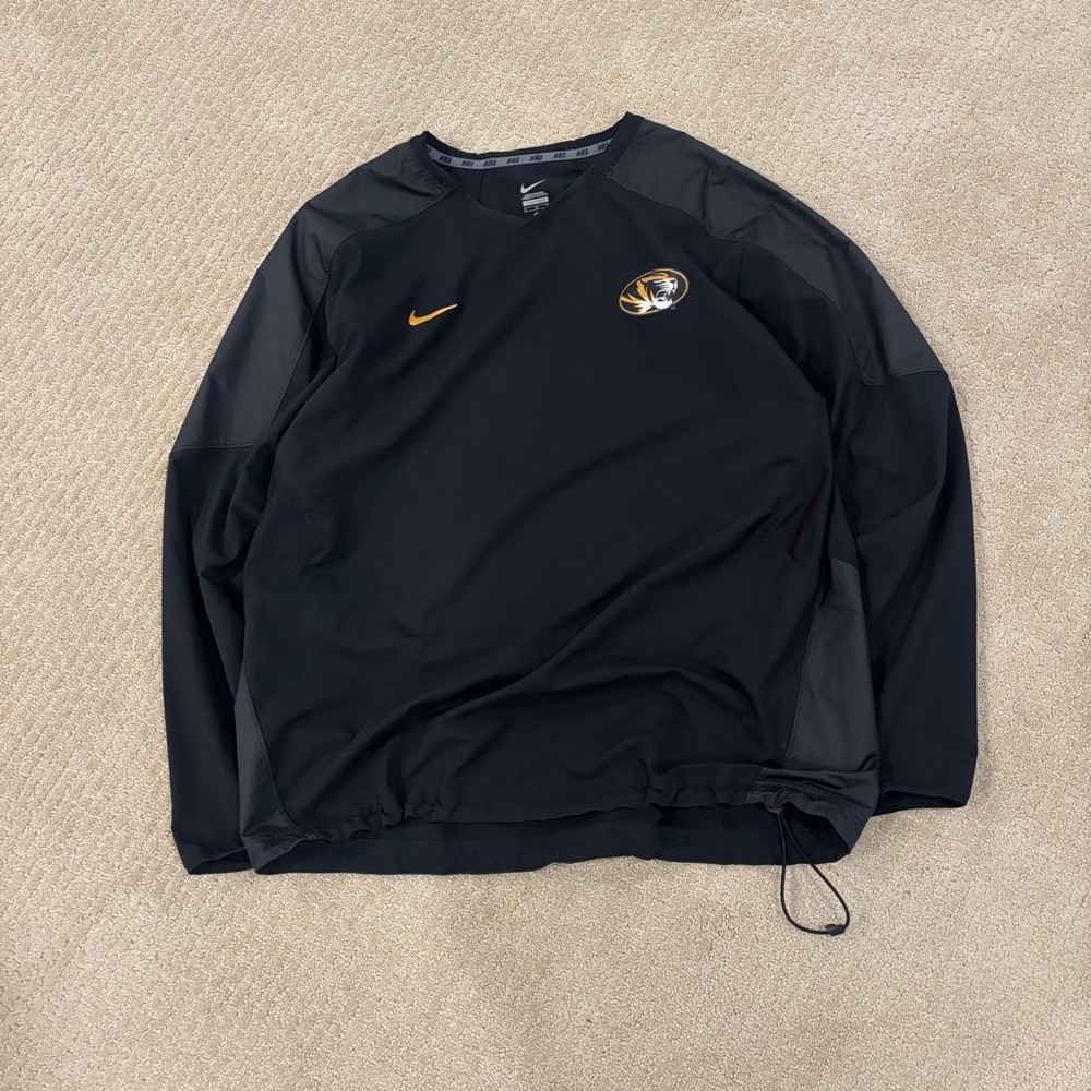 Nike Black Athletic Wear with Gray Trim